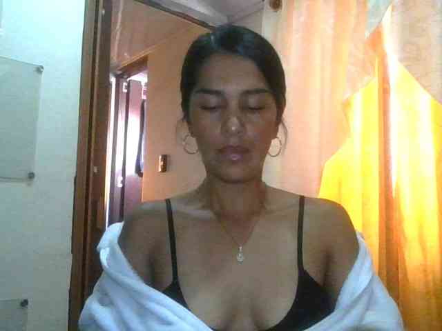 JuanaBrunette
