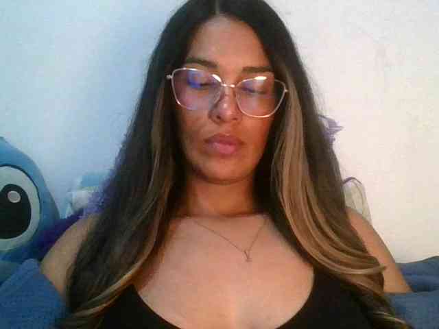 JuanaBrunette webcam