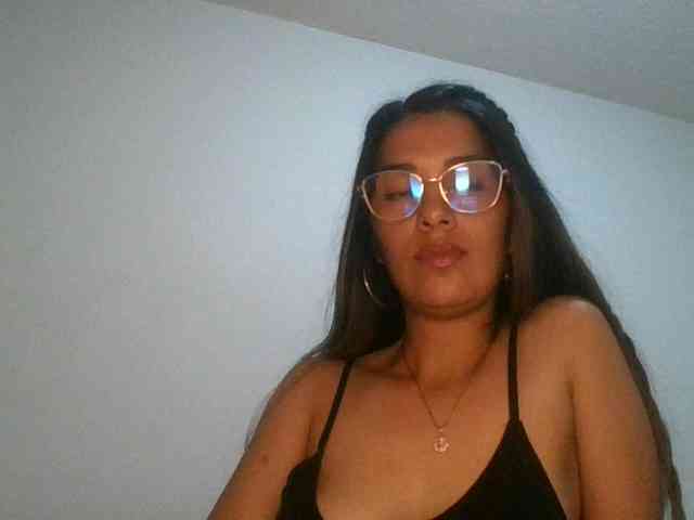 JuanaBrunette webcam