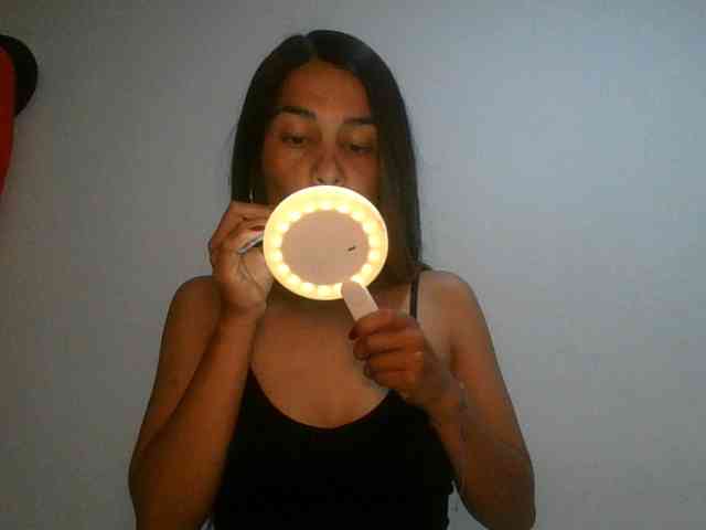 JuanaBrunette webcam