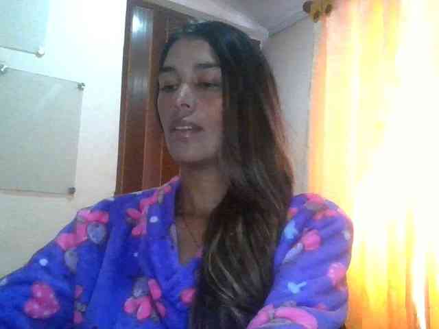 JuanaBrunette webcam