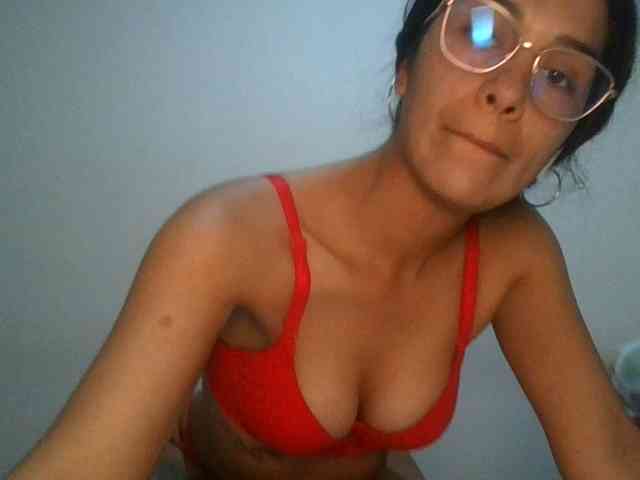 JuanaBrunette webcam