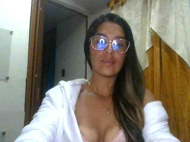 JuanaBrunette