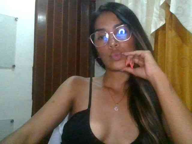 JuanaBrunette
