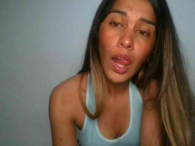 JuanaBrunette webcam