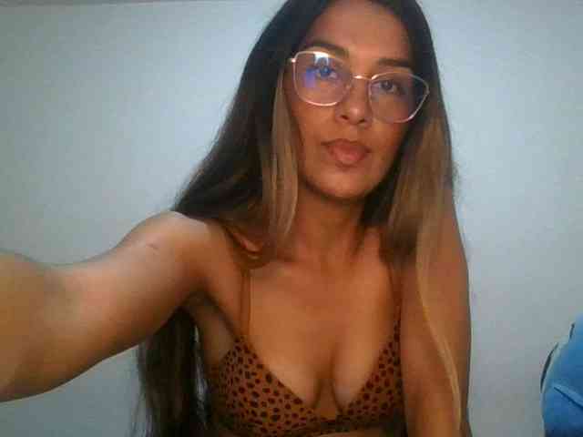 JuanaBrunette webcam