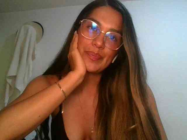 JuanaBrunette webcam