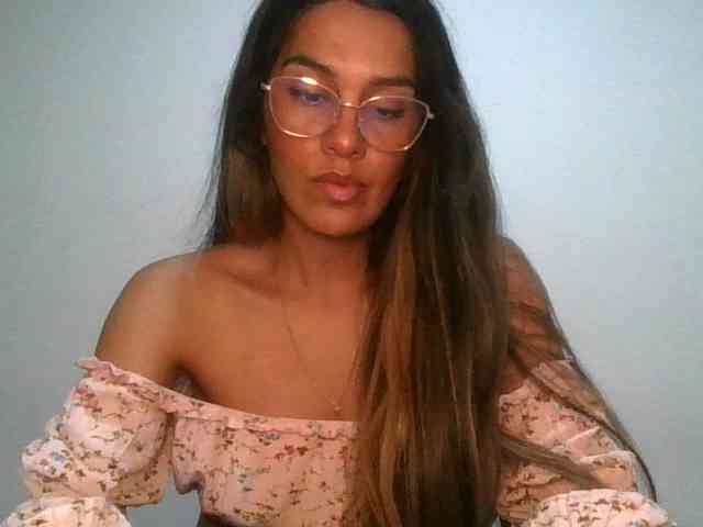 JuanaBrunette webcam