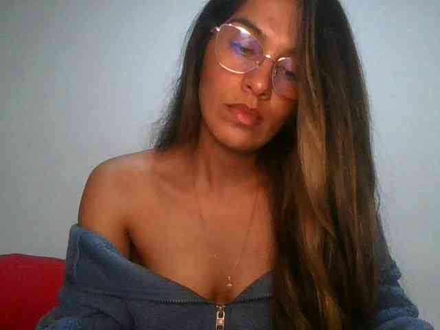 JuanaBrunette webcam