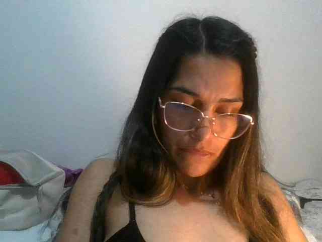 JuanaBrunette webcam