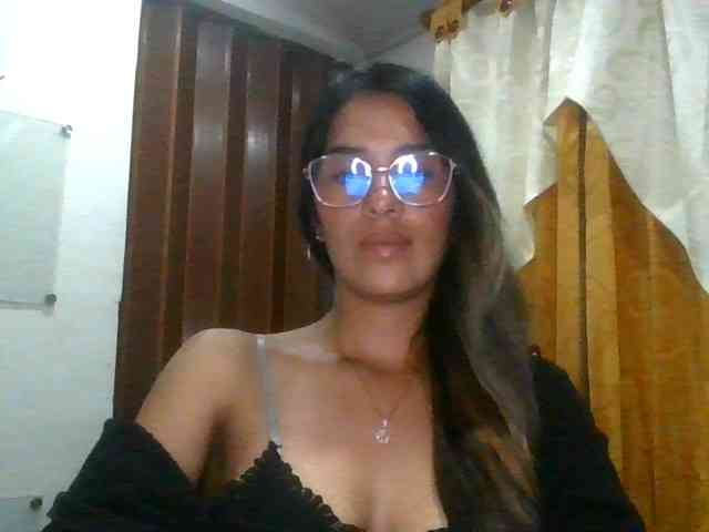 JuanaBrunette