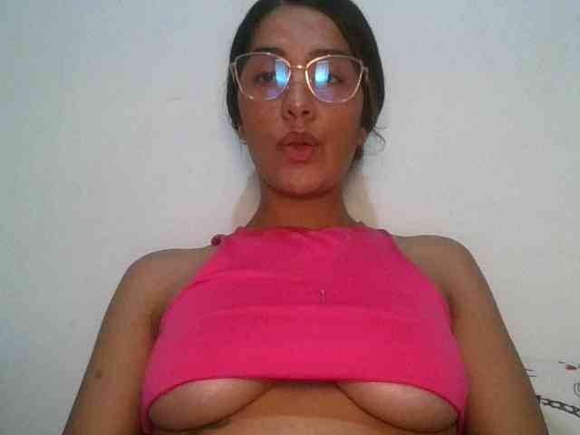 JuanaBrunette webcam
