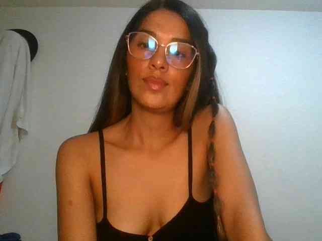 JuanaBrunette webcam