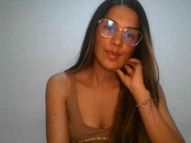 JuanaBrunette
