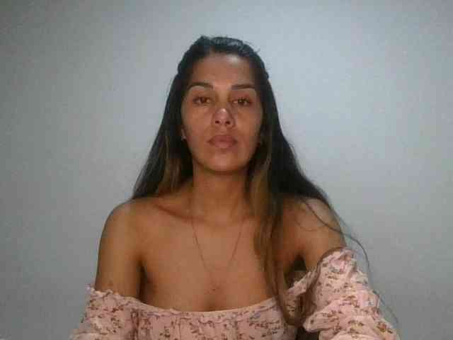 JuanaBrunette webcam