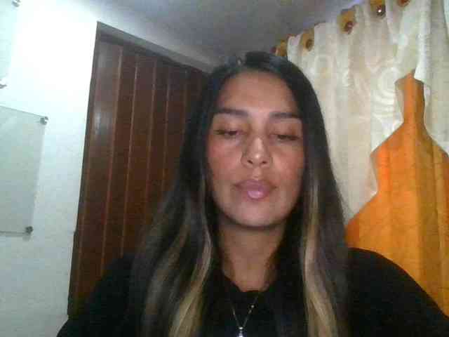 JuanaBrunette
