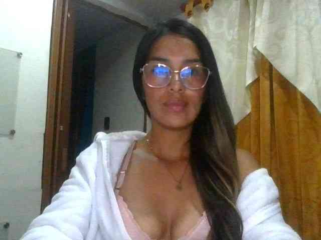 JuanaBrunette