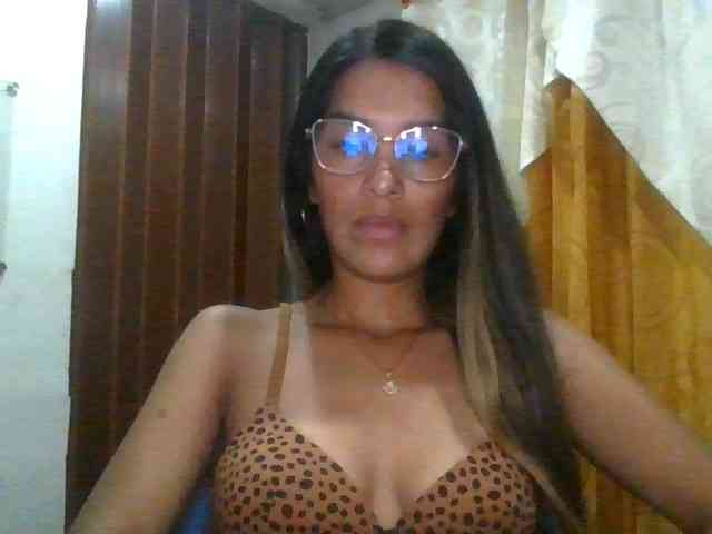 JuanaBrunette