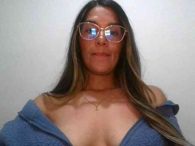 JuanaBrunette webcam