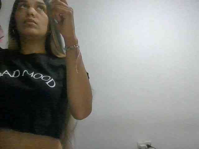 JuanaBrunette webcam