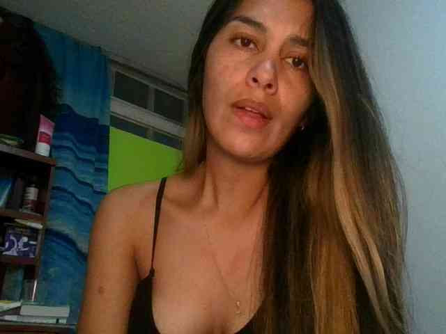 JuanaBrunette webcam