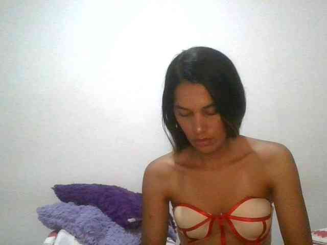 JuanaBrunette webcam