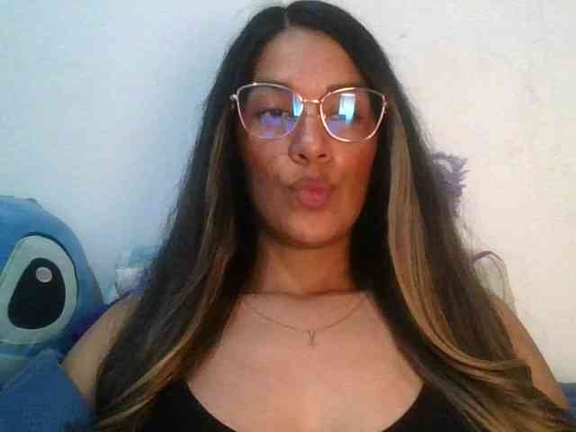 JuanaBrunette webcam