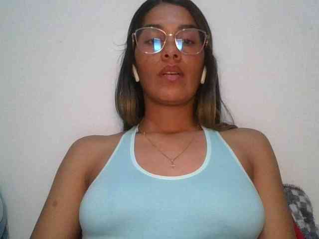 JuanaBrunette webcam