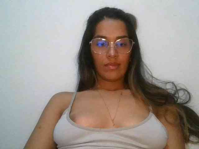 JuanaBrunette webcam