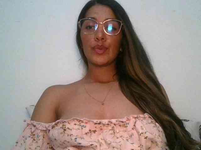 JuanaBrunette webcam