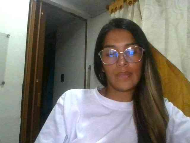 JuanaBrunette