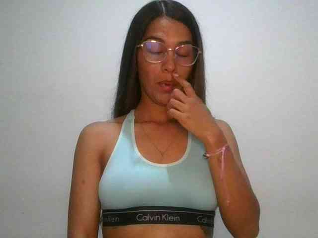 JuanaBrunette webcam