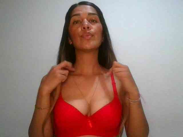 JuanaBrunette webcam