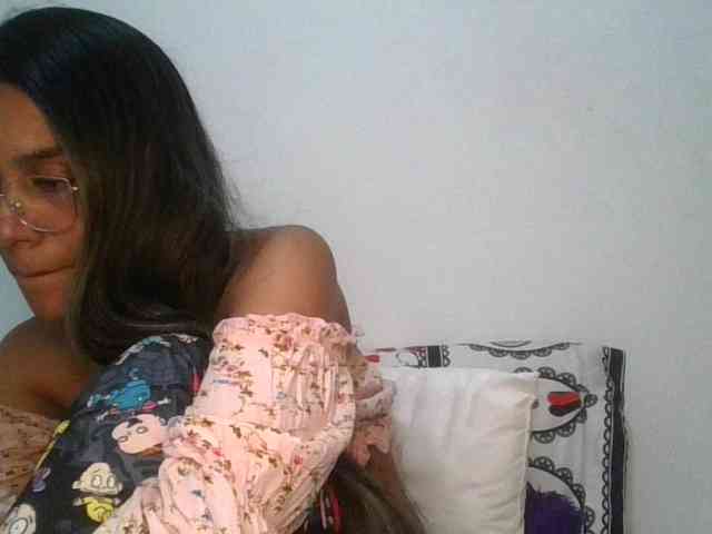 JuanaBrunette webcam