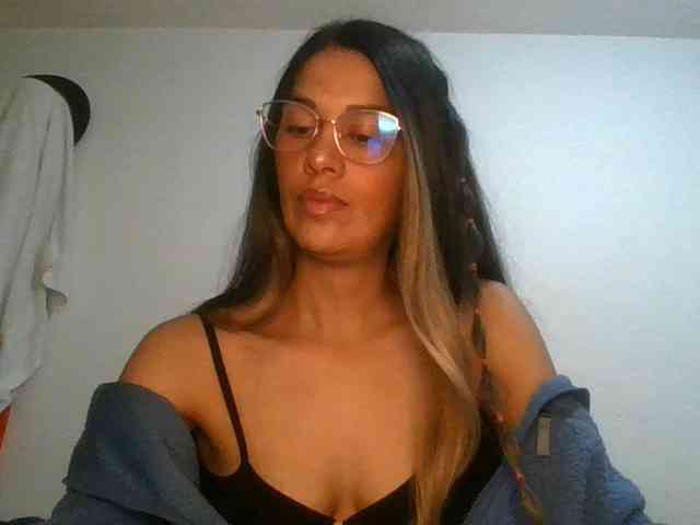 JuanaBrunette webcam
