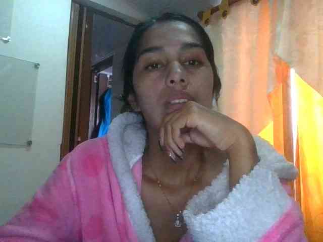 JuanaBrunette