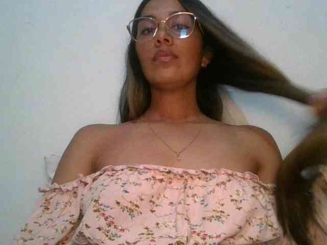 JuanaBrunette webcam