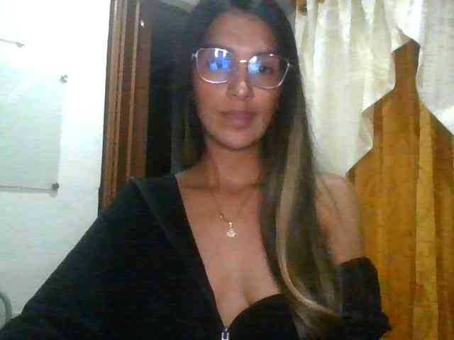 JuanaBrunette