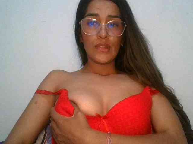 JuanaBrunette webcam