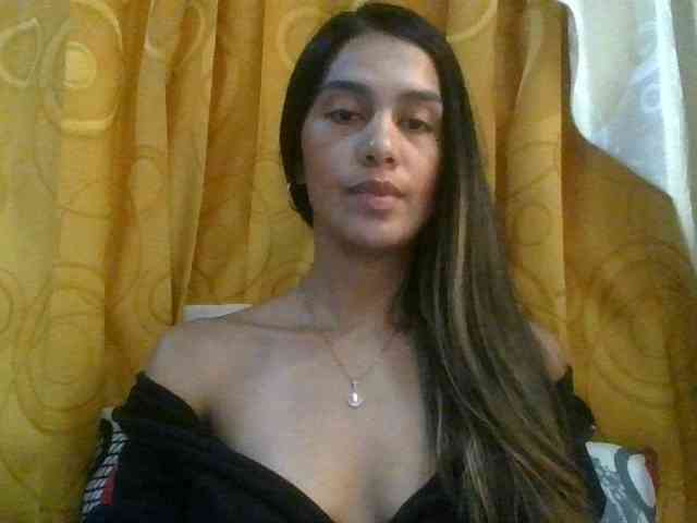 JuanaBrunette