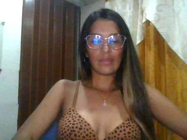 Model: JuanaBrunette