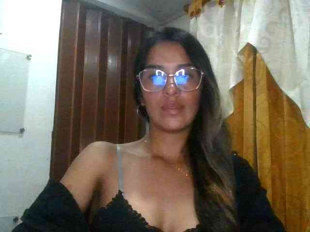 JuanaBrunette
