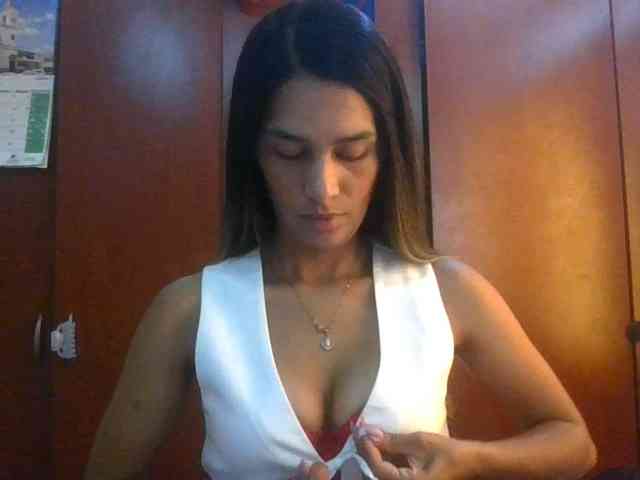 JuanaBrunette
