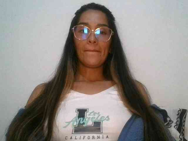 JuanaBrunette webcam