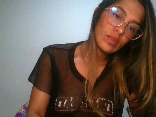 JuanaBrunette webcam