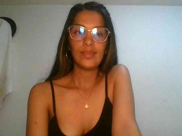 JuanaBrunette webcam