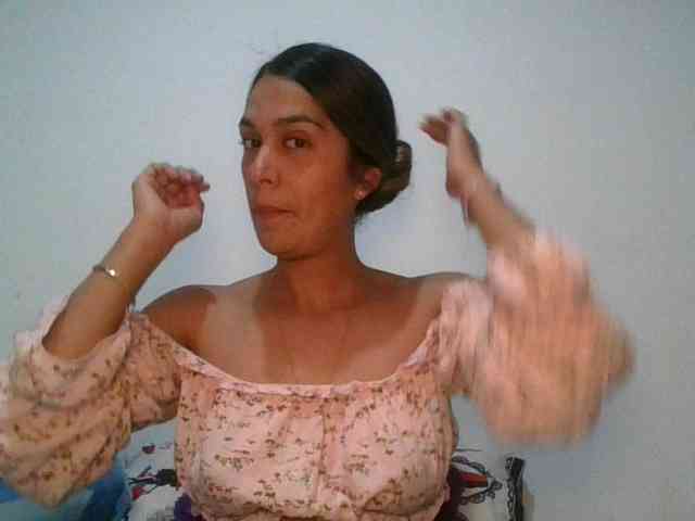 JuanaBrunette webcam