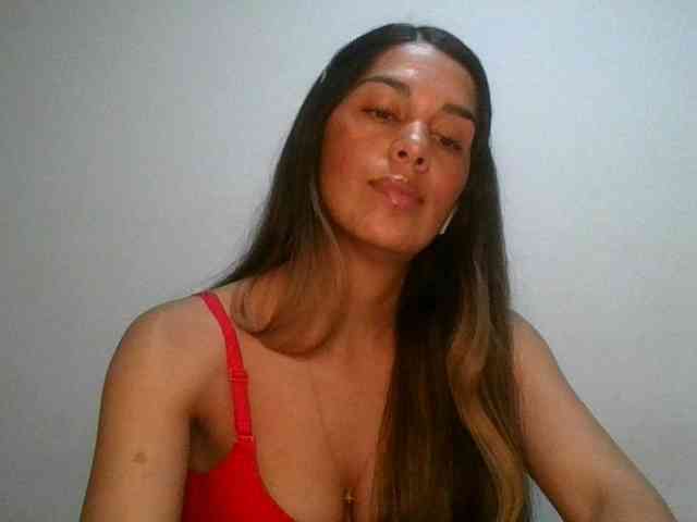 JuanaBrunette webcam