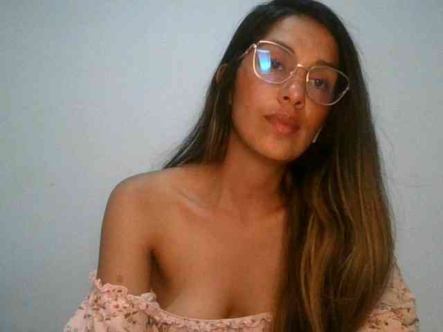 JuanaBrunette