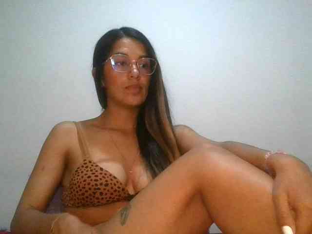 JuanaBrunette